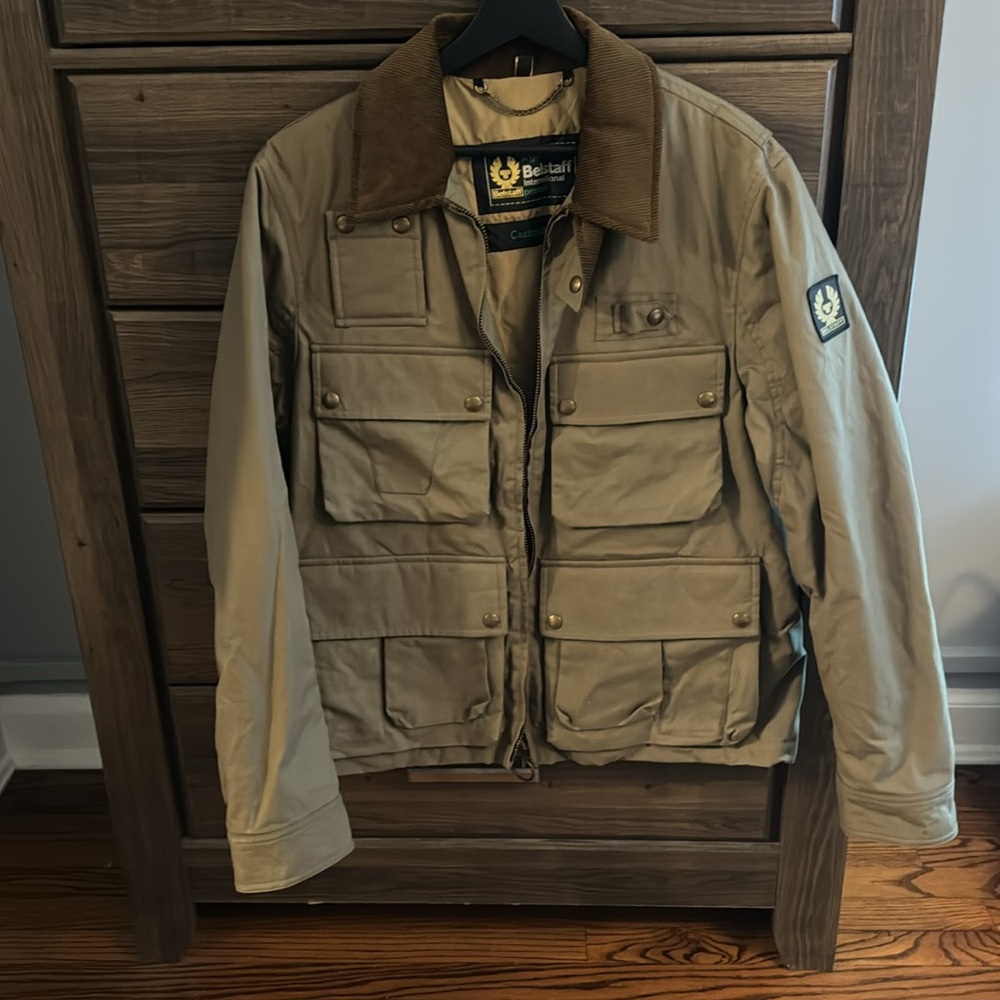 Belstaff Castmaster jacket. Green, brown corduroy collar. Size US 38